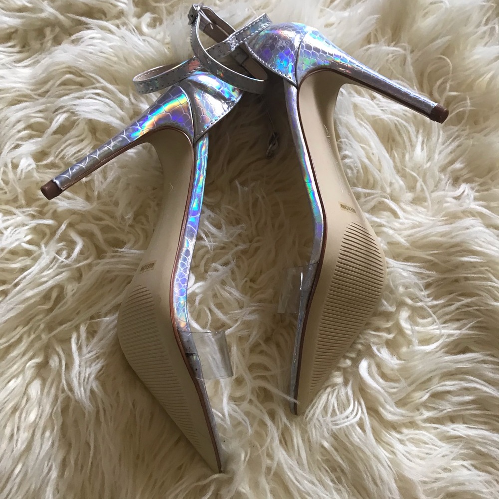 Heels - Picture 3 of 3